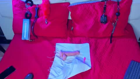 Violet online show from 12.14.25