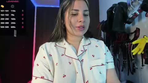 Snapshot of violet_bdsmx chatting on 06.15.26 Kim online show from 06.15.26