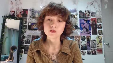 Snapshot of violet_bluee chatting on 02.15.25 Violet online show from 02.15.25