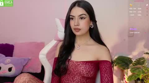 Snapshot of violet_catt chatting on 10.10.25 Violeta online show from 10.10.25