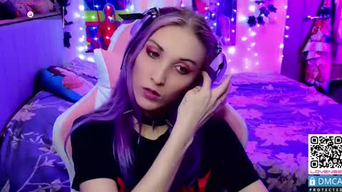 Snapshot of violet_noir_ chatting on 03.07.25 Deya online show from 03.07.25