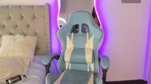 Snapshot of violet_rost chatting on 12.05.24 Violet online show from 12.05.24