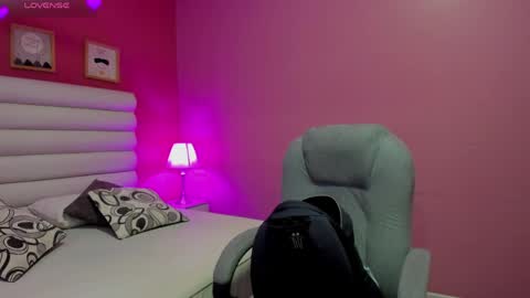 violet_sinclair online show from 06.08.26