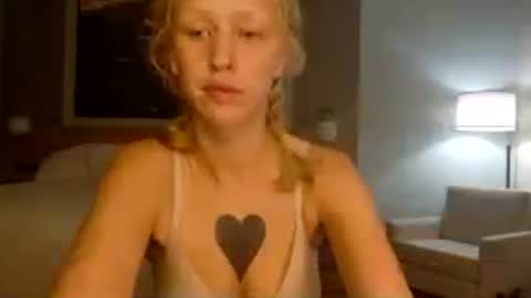 violet_winter97 online show from 06.19.26