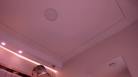 Snapshot of violeta_abel chatting on 09.10.25 Violeta online show from 09.10.25