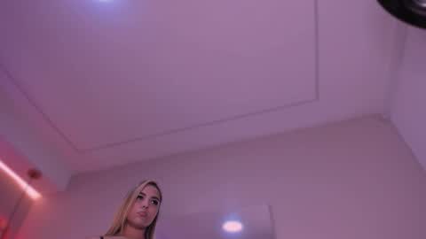 Snapshot of violeta_abel chatting on 12.05.25 Violeta online show from 12.05.25