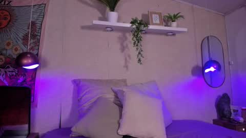 Violeta  online show from 10.06.25