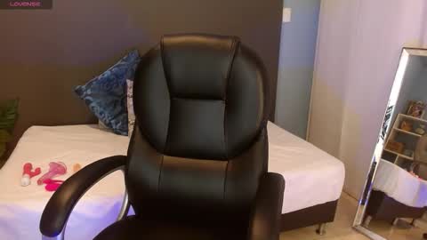 Snapshot of violeta_leon chatting on 09.12.25 Violeta leon online show from 09.12.25