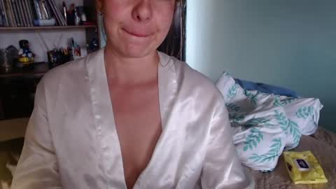 Snapshot of violeta_peter69 chatting on 05.12.26 Violeta Peter online show from 05.12.26