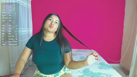 Snapshot of violeta_rouses chatting on 01.15.25 violeta_rouses online show from 01.15.25