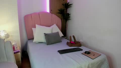 violeta_sannz online show from 05.05.26