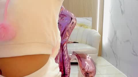 Snapshot of violeta_sub chatting on 09.19.25 IG violeta sub online show from 09.19.25