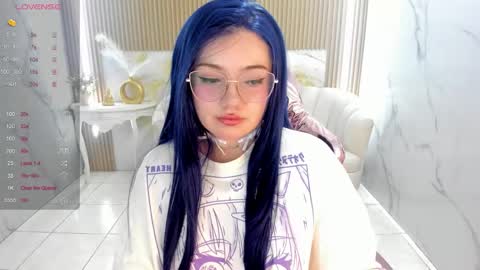 Snapshot of violeta_sub chatting on 11.17.25 IG violeta sub online show from 11.17.25