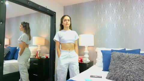 Snapshot of violetgracce chatting on 02.19.26 Violet Grace online show from 02.19.26