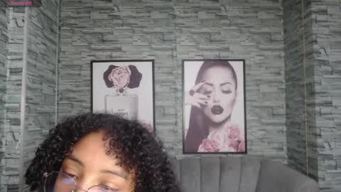 Snapshot of violeth_b chatting on 09.22.25 violeth_b online show from 09.22.25