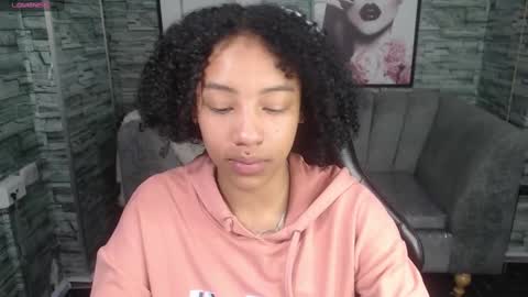 Snapshot of violeth_b chatting on 09.25.25 violeth_b online show from 09.25.25