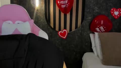 Violeth Hill online show from 02.14.25