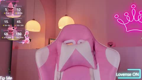 Violeth Hill online show from 11.25.25