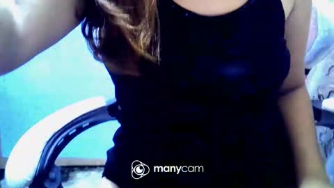 Snapshot of violetlivia chatting on 10.15.25 Livia help get 100 likes online show from 10.15.25