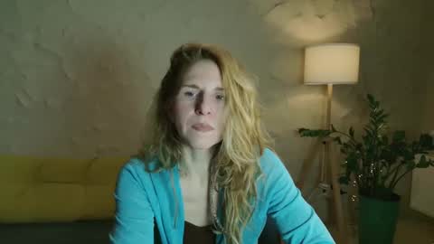 Violet  next stream December 6 online show from 03.03.25