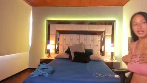 violetskinny online show from 12.26.24