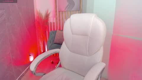 Snapshot of violetsky1_ chatting on 05.12.26 VioletSky online show from 05.12.26
