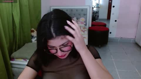 violett_11 online show from 12.02.25