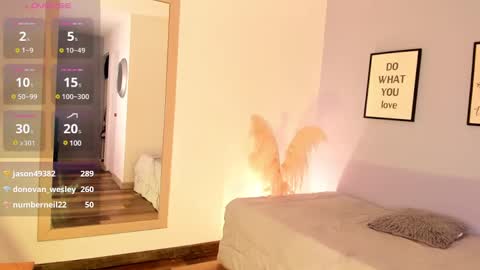 Snapshot of violetta_bold chatting on 03.11.25 violetta_bold online show from 03.11.25