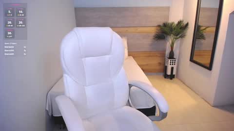 Snapshot of violetta_rainbow chatting on 02.04.25 Violetta online show from 02.04.25