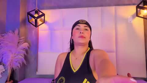 Snapshot of violetta_rose_ chatting on 06.18.26 violetta online show from 06.18.26