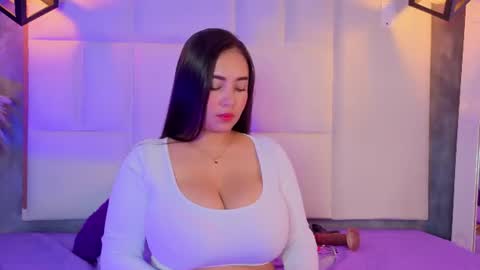 Snapshot of violetta_rose_ chatting on 06.19.26 violetta online show from 06.19.26