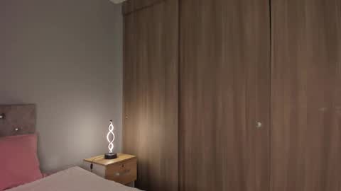 violetta independent model online show from 02.12.25