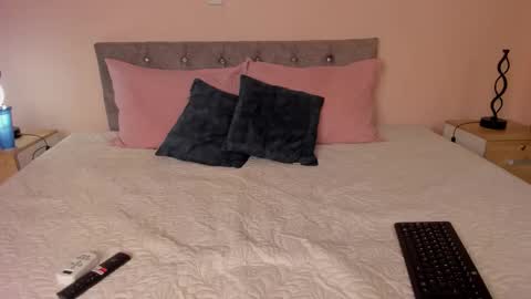 violetta independent model online show from 09.12.25