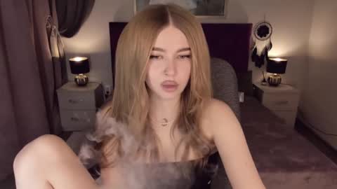 Snapshot of violettaotis chatting on 01.27.25 ViolettaOtis online show from 01.27.25