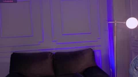 Violett Castel online show from 03.11.26