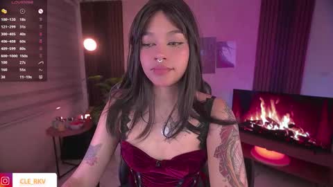 Snapshot of violette_clerk1 chatting on 09.16.25 JULIE UWU online show from 09.16.25