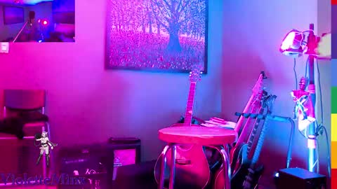 Snapshot of violetteminx chatting on 09.21.25 Violette online show from 09.21.25