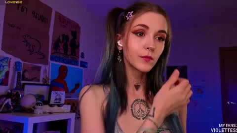 Snapshot of violettesss chatting on 06.26.26 Vi Best on my Fansly online show from 06.26.26
