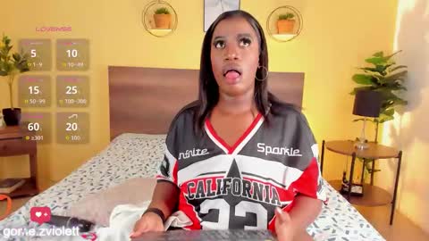 Snapshot of violettgomez_93 chatting on 10.05.25 Violett online show from 10.05.25