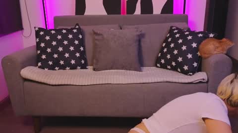 Violet online show from 01.30.25