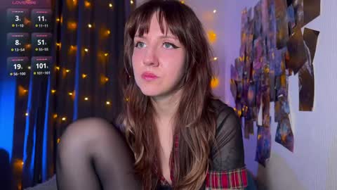 Snapshot of violettmo0n chatting on 06.05.26 Next stream 1522026 400 GMT 3 online show from 06.05.26