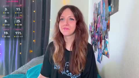 Snapshot of violettmo0n chatting on 07.07.26 Next stream 1522026 400 GMT 3 online show from 07.07.26