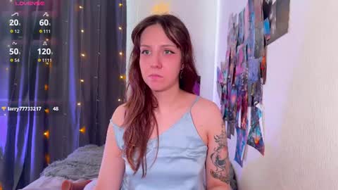 Snapshot of violettmo0n chatting on 07.11.26 Next stream 1522026 400 GMT 3 online show from 07.11.26