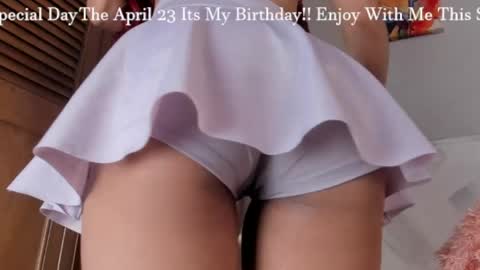Snapshot of violetwinters_ chatting on 04.21.26 violetwinters_ online show from 04.21.26