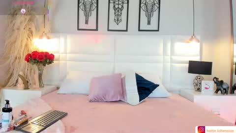 VIOLLET online show from 10.20.25