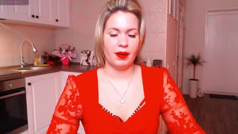 Snapshot of vip_juicy chatting on 02.11.25 VelvettTime online show from 02.11.25