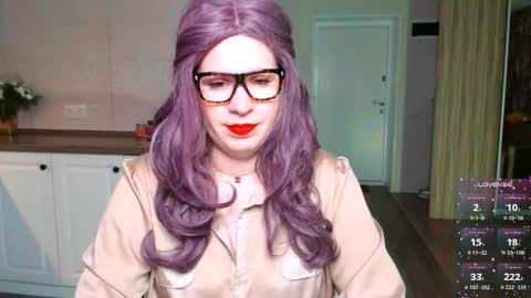 Snapshot of vip_juicy chatting on 09.18.25 VelvettTime online show from 09.18.25