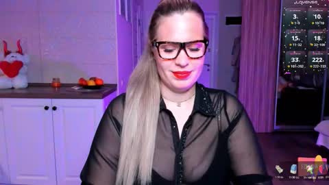 Snapshot of vip_juicy chatting on 11.28.25 VelvettTime online show from 11.28.25