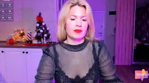 Snapshot of vip_juicy chatting on 12.18.25 VelvettTime online show from 12.18.25