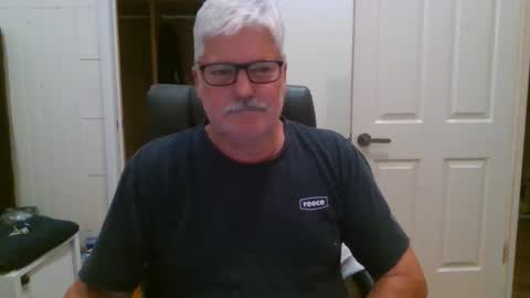 Snapshot of viper654321 chatting on 09.17.25 viper654321 online show from 09.17.25